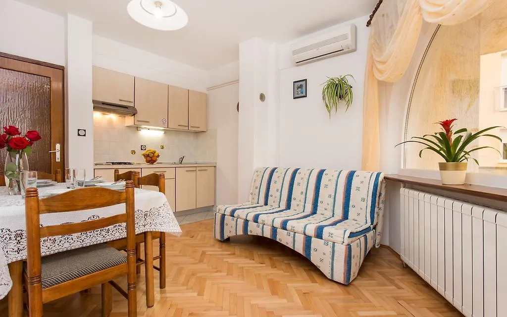 באסקה Apartments Lucija 0*,  קרואטיה